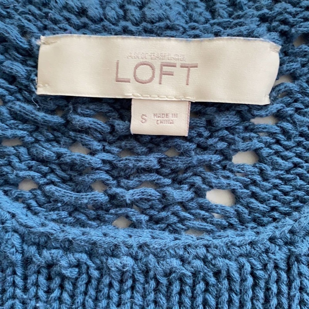 Loft Sweater 100% open knit pattern size S
C - Picture 5 of 5